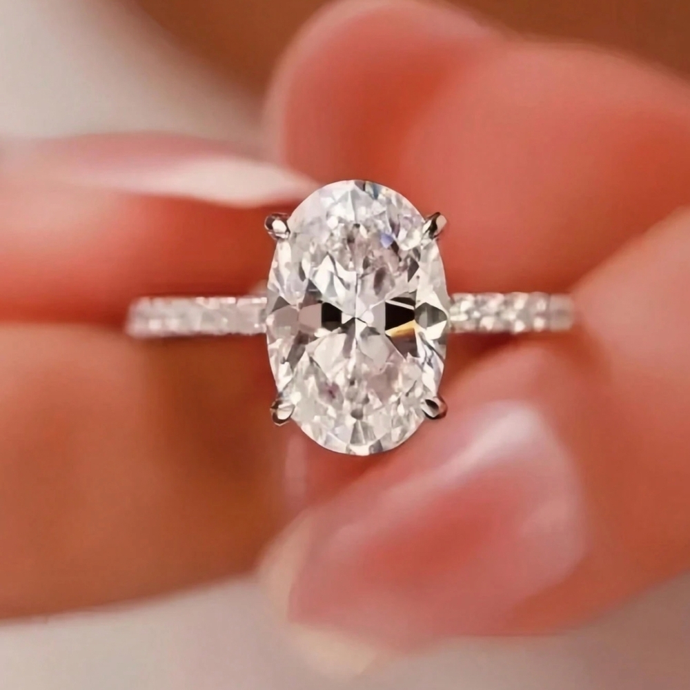 Elegant Silver Oval-Cut Ring
